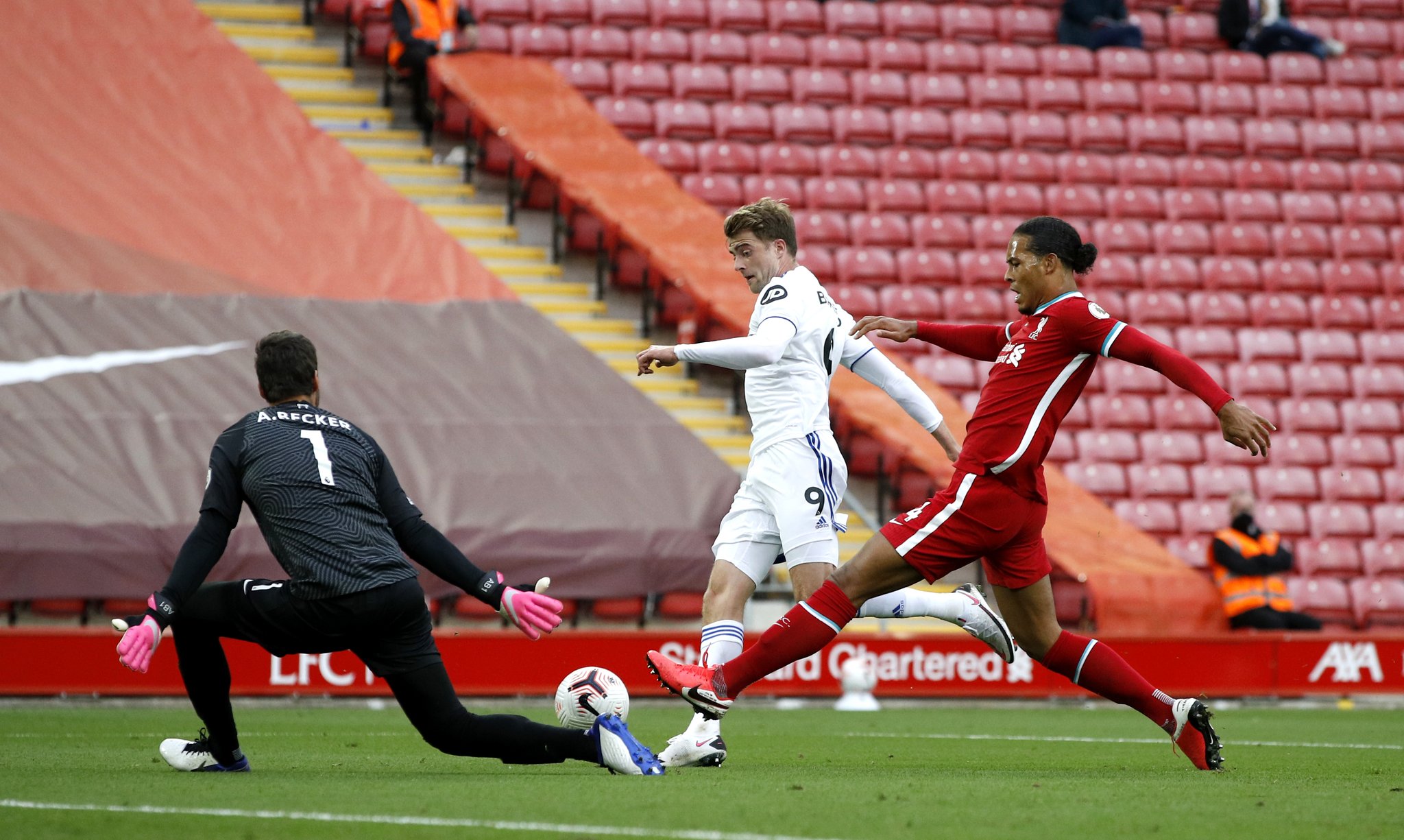 根據歐足聯 根據歐足聯